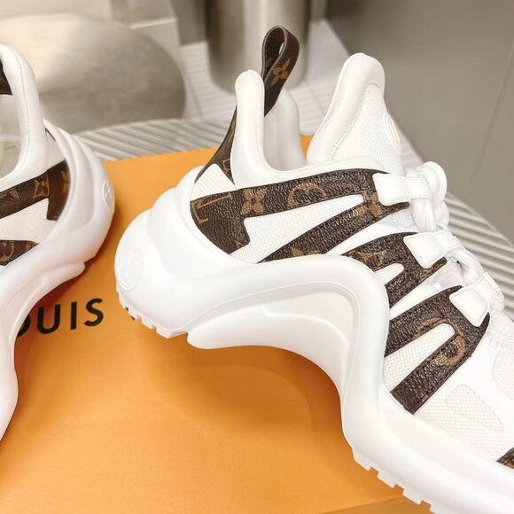 Louis Vuitton LV Archlight Monogram Sneaker - Picture 7 of 8